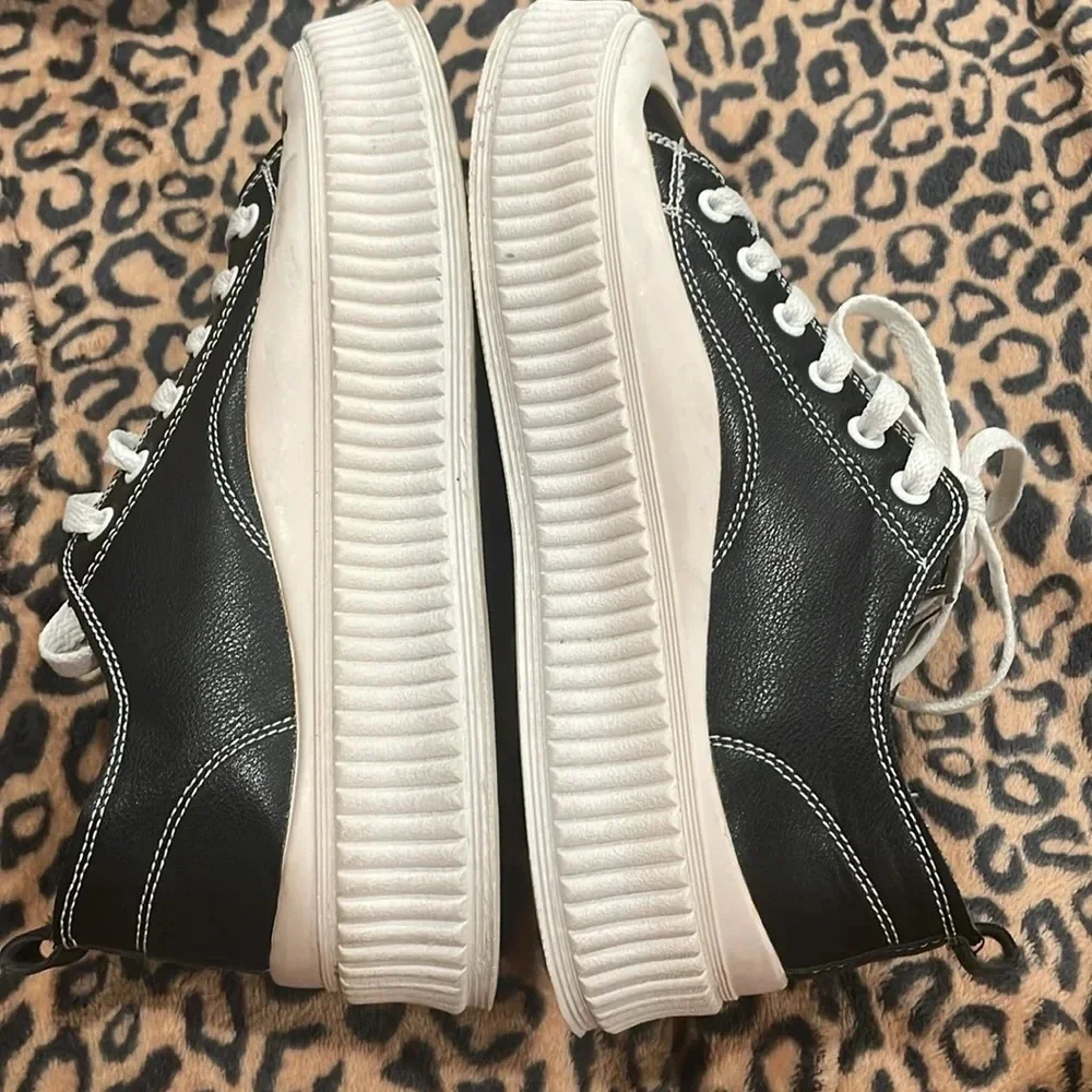 Berness Gigi Low Top Platform Sneaker Size 7